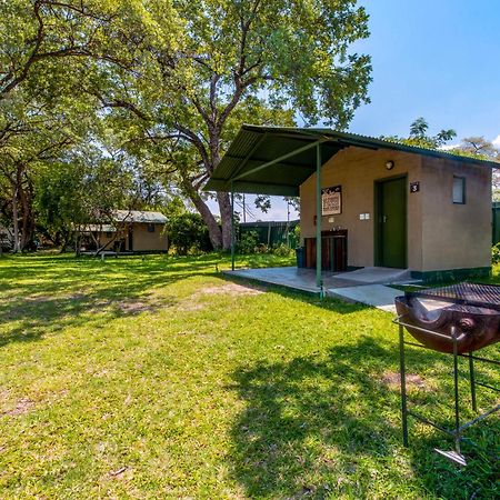 Zambezi Mubala Campsite Katima Mulilo Bilik gambar