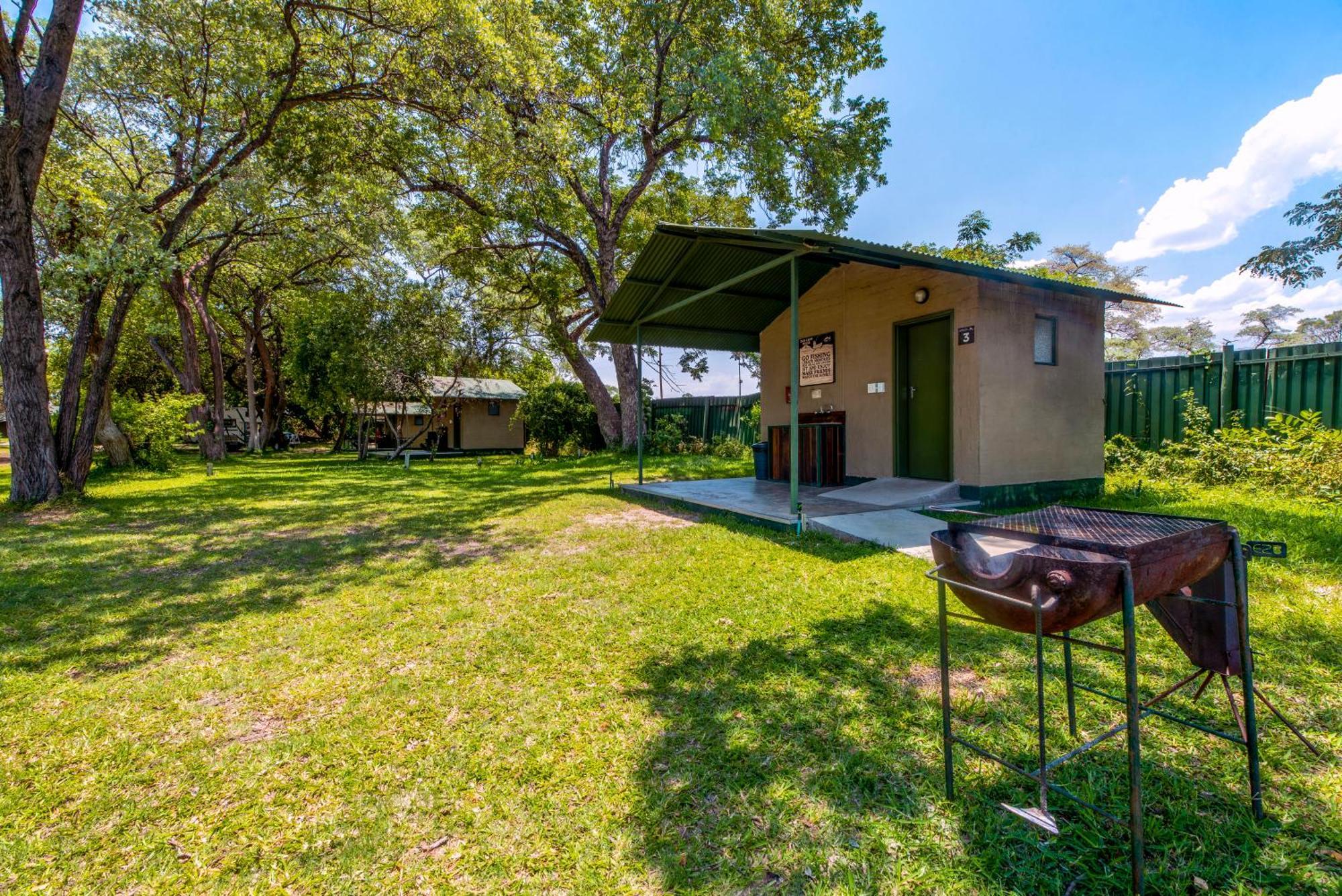 Zambezi Mubala Campsite Katima Mulilo Bilik gambar